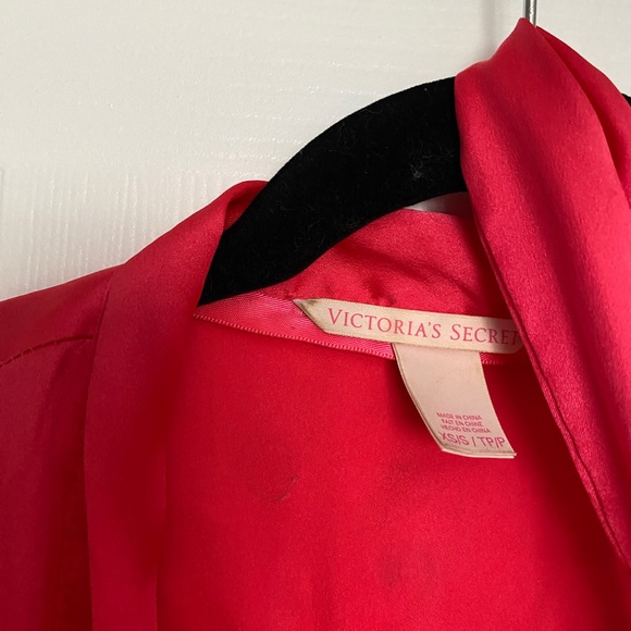 Victorias Secret Hot Pink Silky Robe - Picture 9 of 9